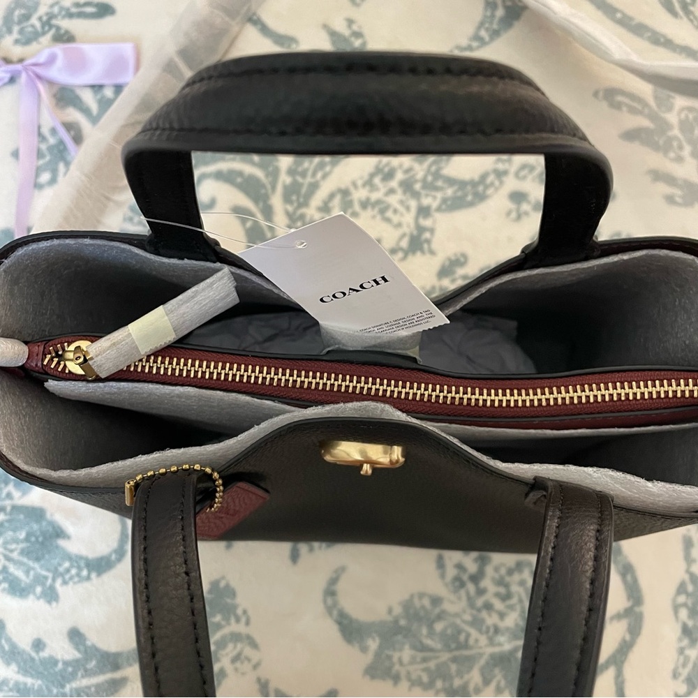 Coach Willow Leather Tote 24 - Picture 5 of 10